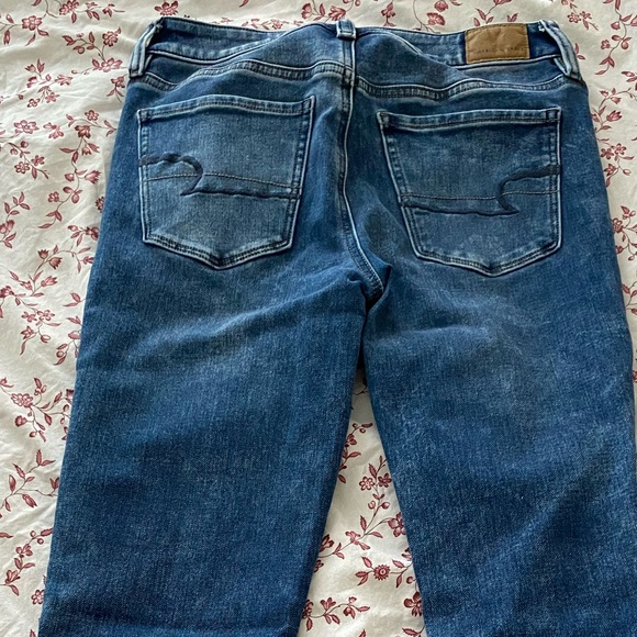 Distressed High Rise Jeggings - Picture 7 of 8